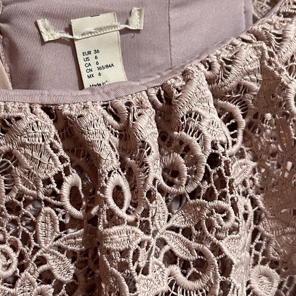 H&M Off-the-shoulder blush lace dress sz 6 - Picture 9 of 16